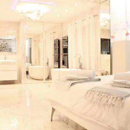 Shangtasia Luxury Art Guest house 4*